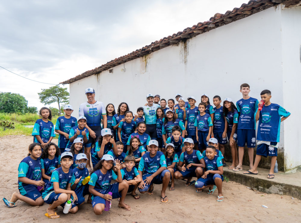 Triatletas da Escolinha de Triathlon inspiram novas gerações