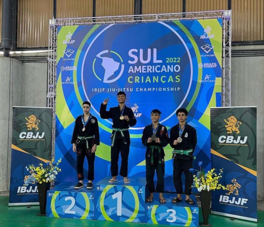 Simpliciomendense é campeão mundial faixa azul de JIU JITSU