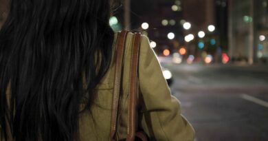 Insegurança tem tornado 7 em cada 10 mulheres  brasileiras mais ansiosas e alertas constantemente