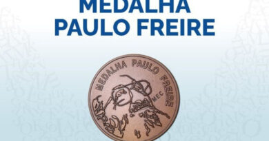 Inscrições para a Medalha Paulo Freire são prorrogadas até 6 de maio